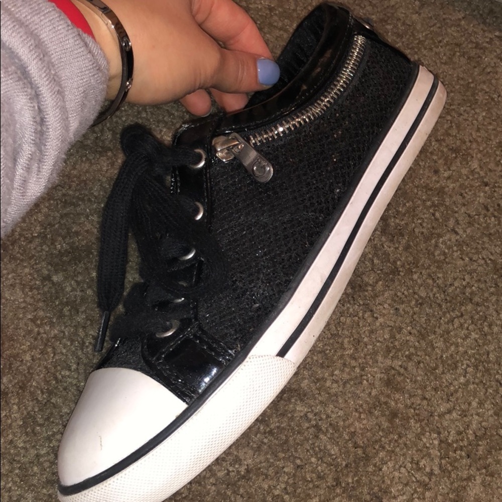 GUESS SHOES